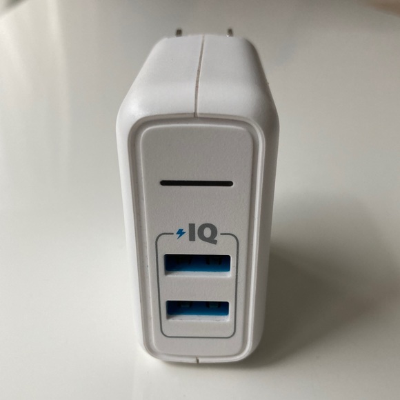 Anker PowerPort 2 Elite Dual Port USB Wall Charger, Like New Condition - Picture 2 of 7